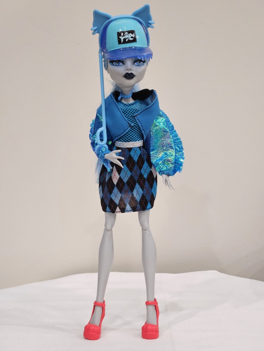 Monster High Ghoulia Yelps Doll 2008 read